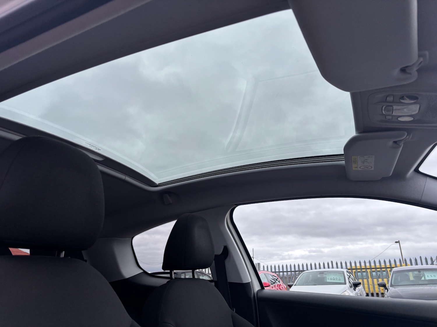 Used Peugeot 208 2015 for sale - 77274700: Photo 12