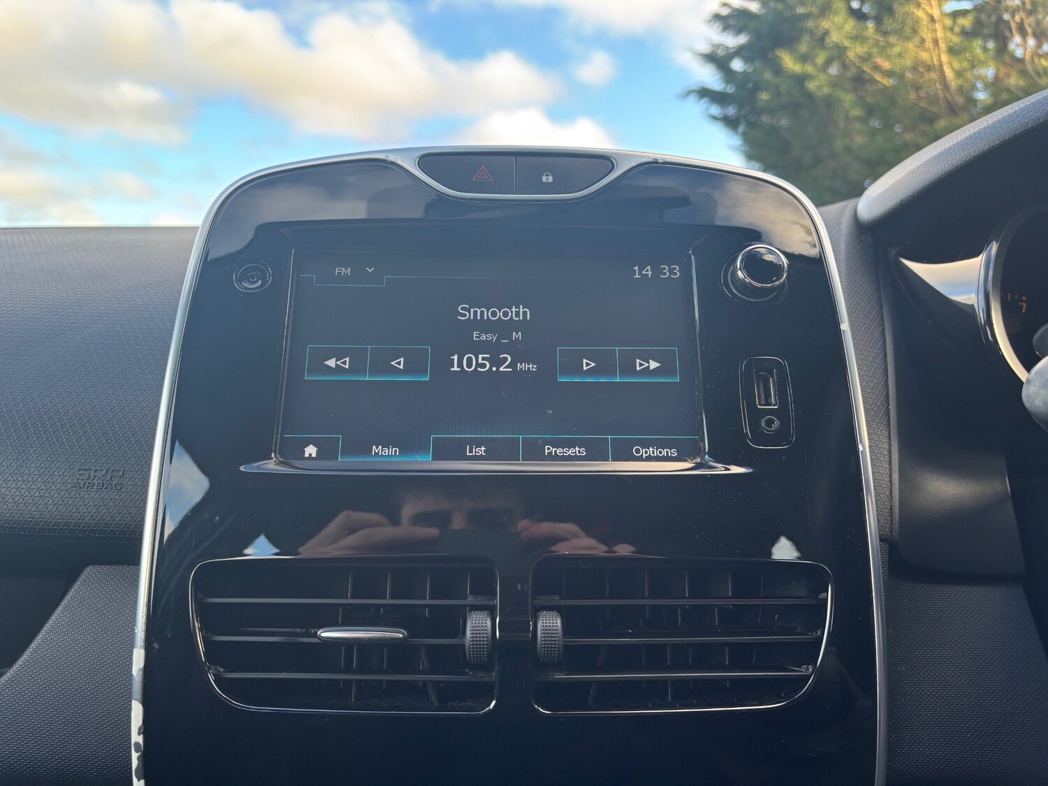 Used Renault Clio 2015 for sale - 77210078: Photo 13