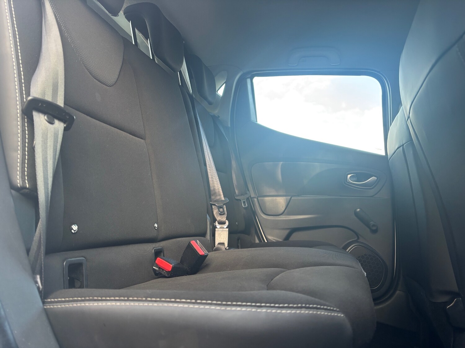 Used Renault Clio 2015 for sale - 77210078: Photo 14