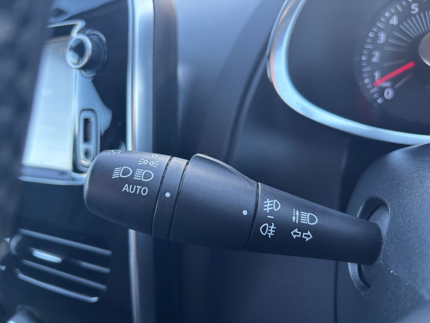 Used Renault Clio 2016 for sale - 77717702: Photo 17