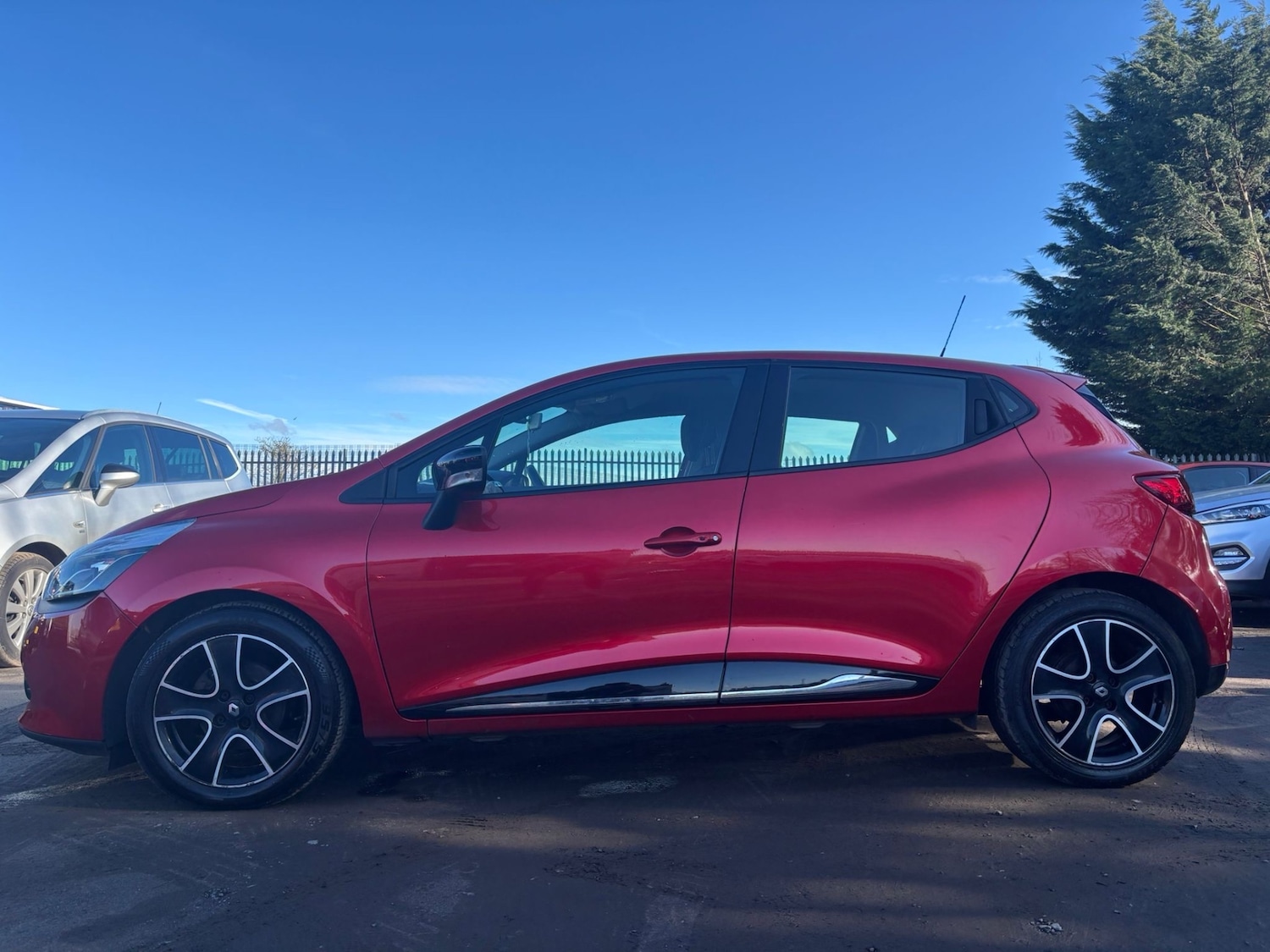 Used Renault Clio 2016 for sale - 77717702: Photo 5