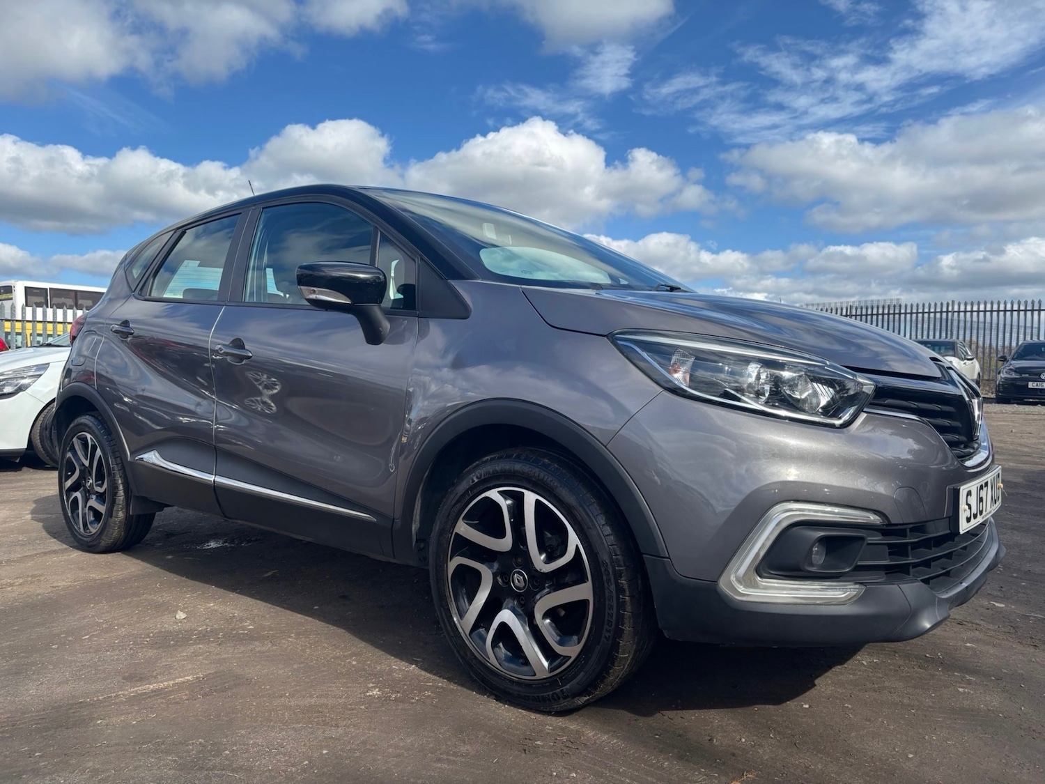 Used Renault Captur 2017 for sale - 78199038: Photo 1