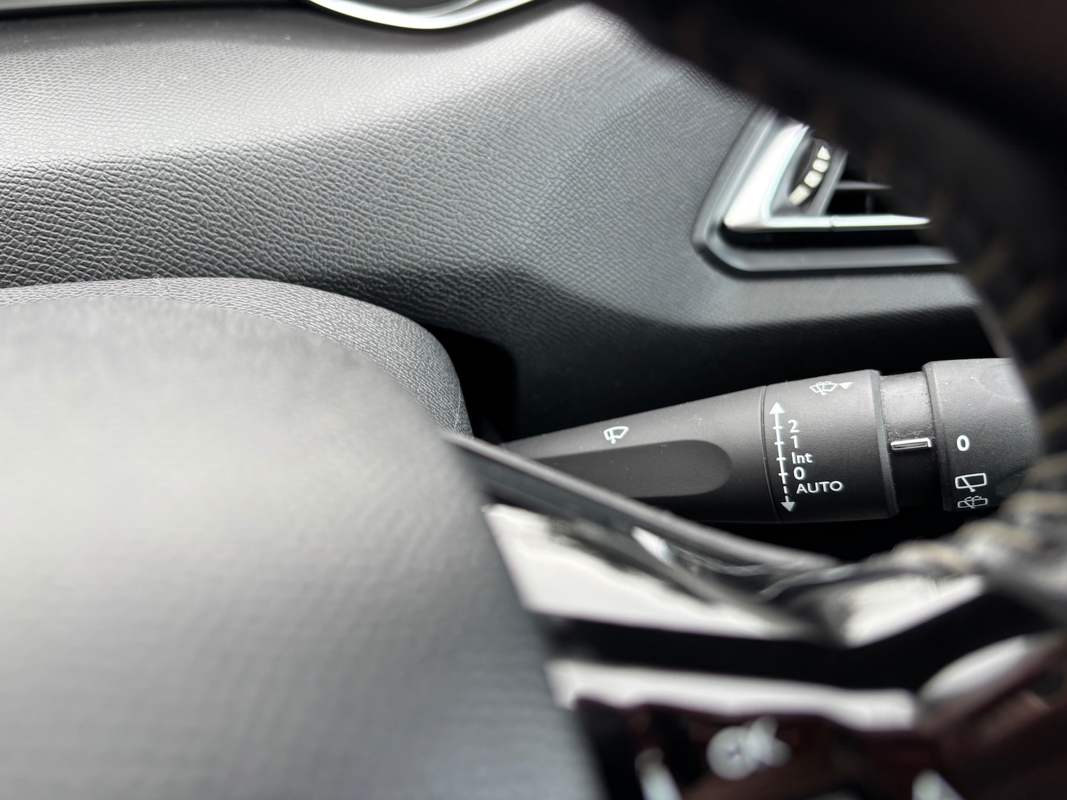 Used Peugeot 308 2017 for sale - 77930605: Photo 16