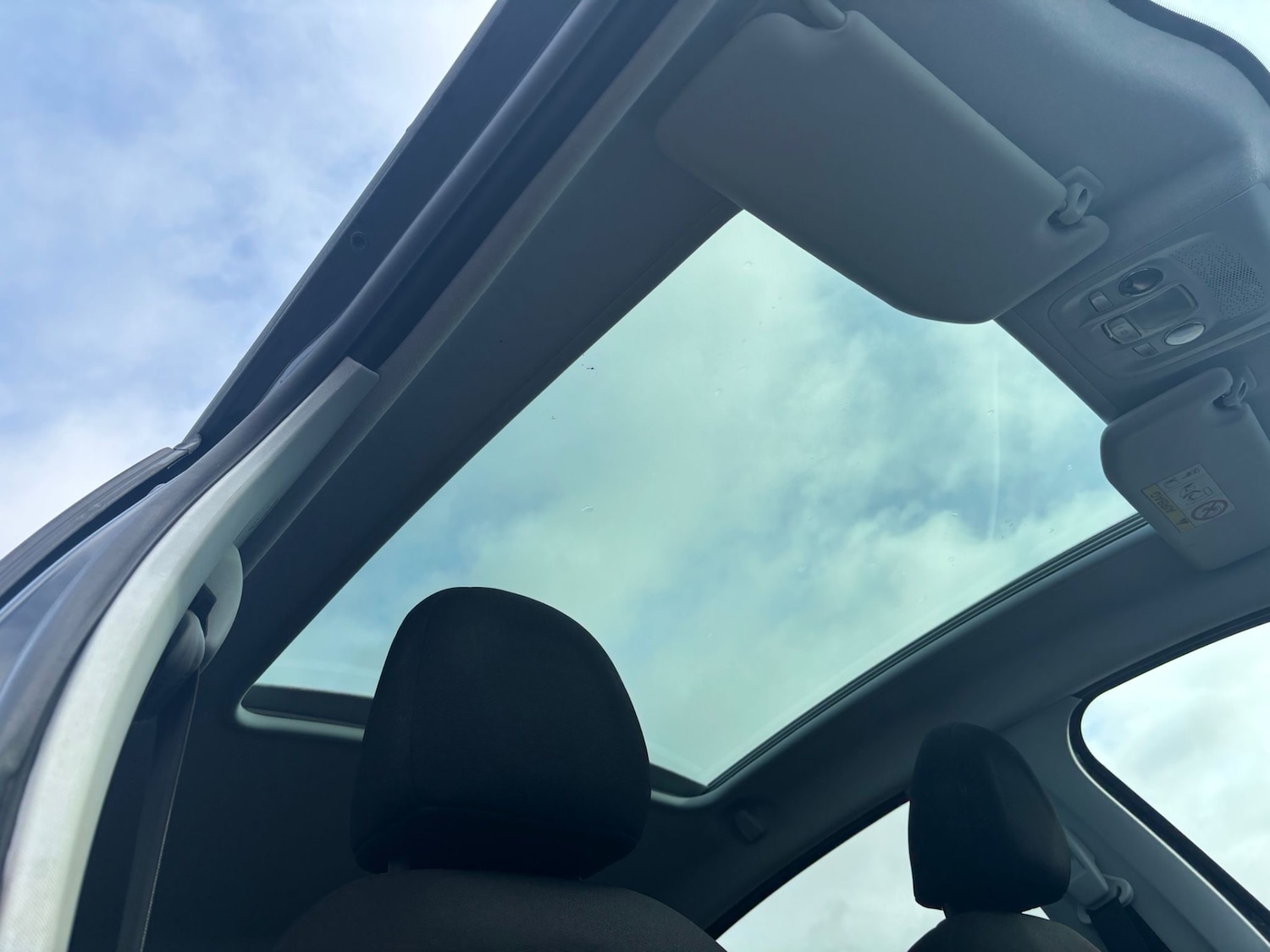 Used Peugeot 208 2015 for sale - 77617167: Photo 14