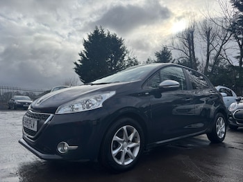 Used Peugeot 208 2015 for sale - 77617167: Photo