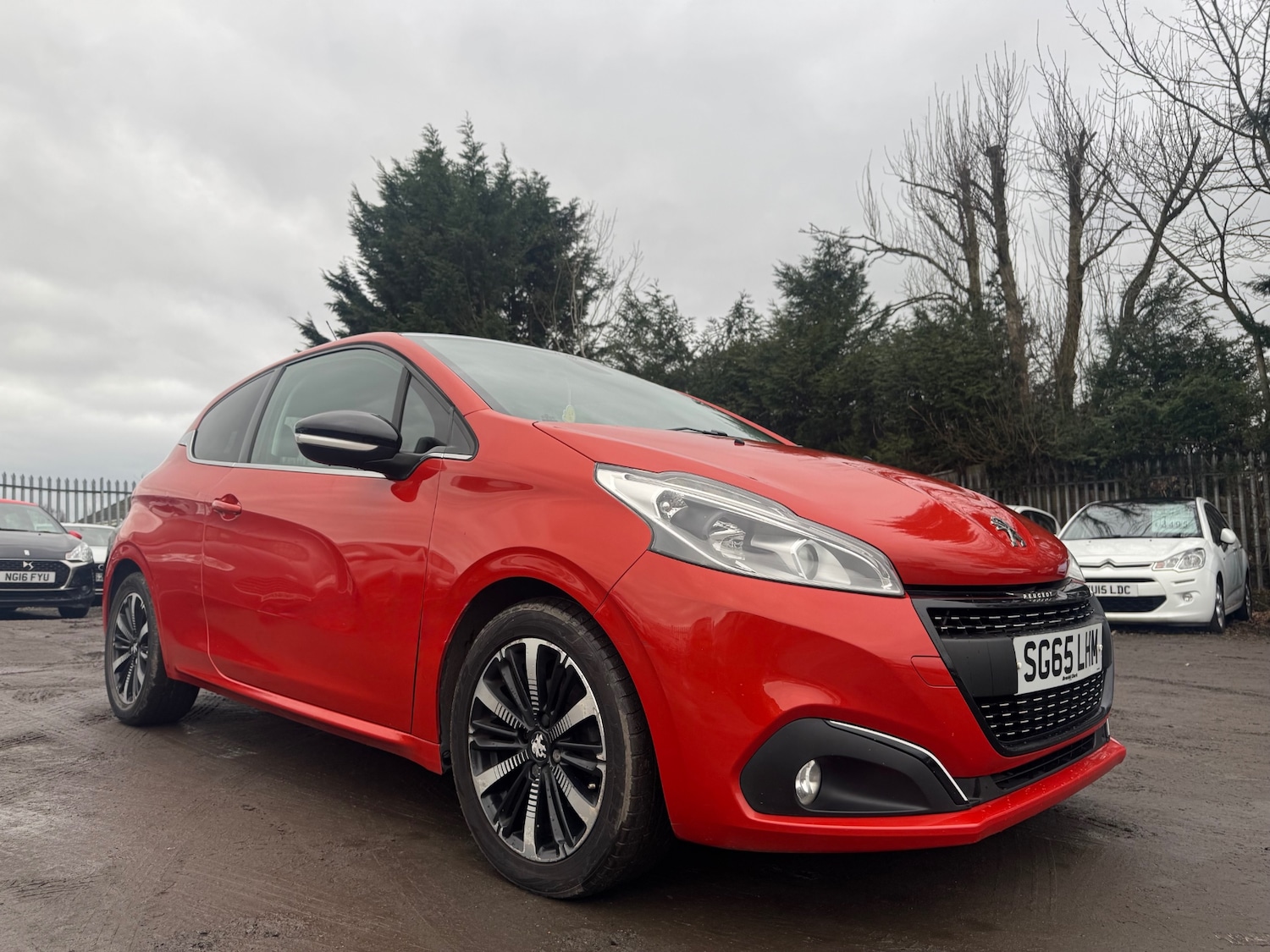 Used Peugeot 208 2015 for sale - 77335917: Photo 1