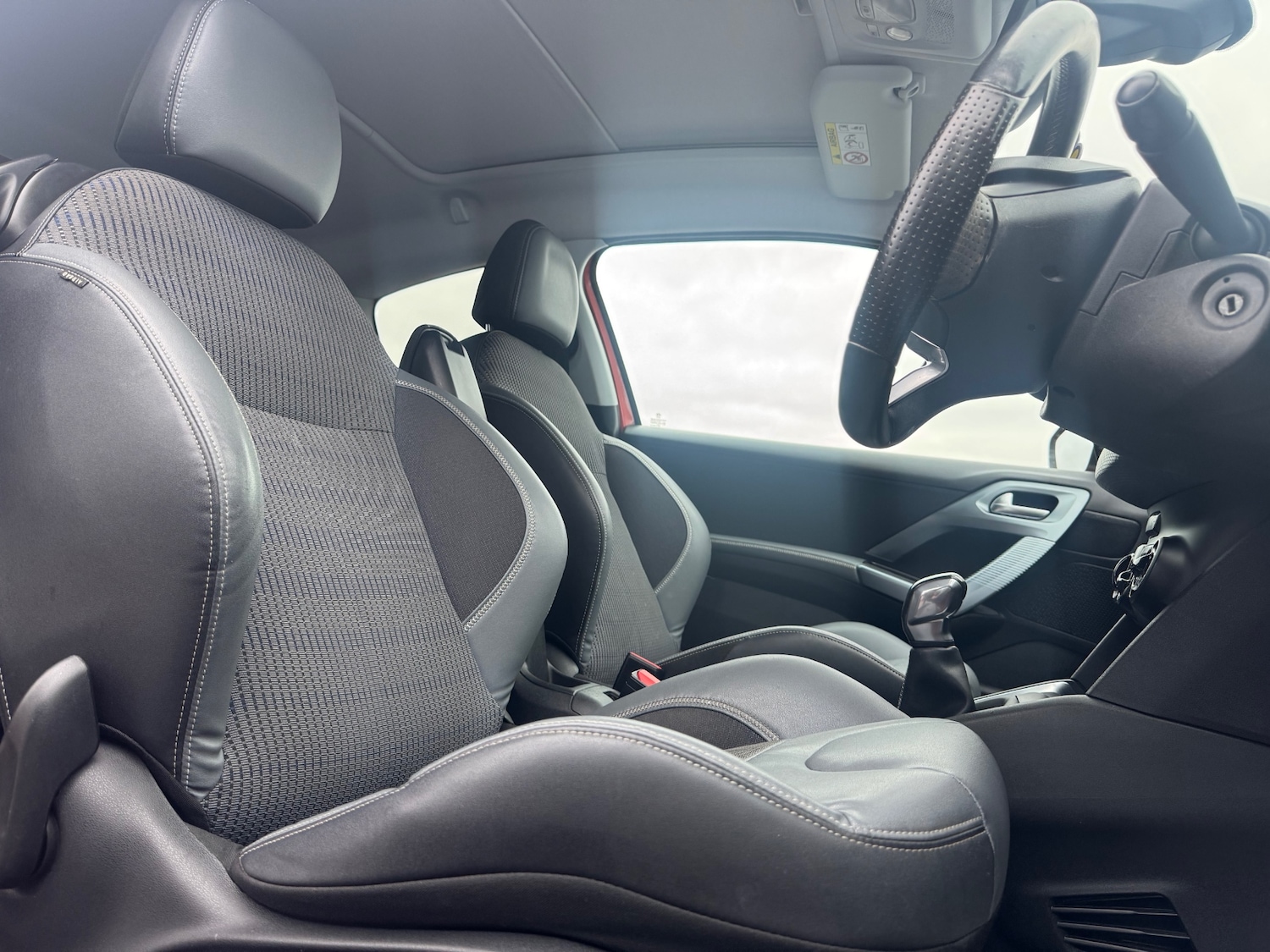 Used Peugeot 208 2015 for sale - 77335917: Photo 12