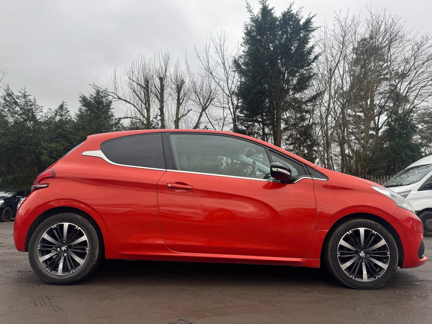 Used Peugeot 208 2015 for sale - 77335917: Photo 5