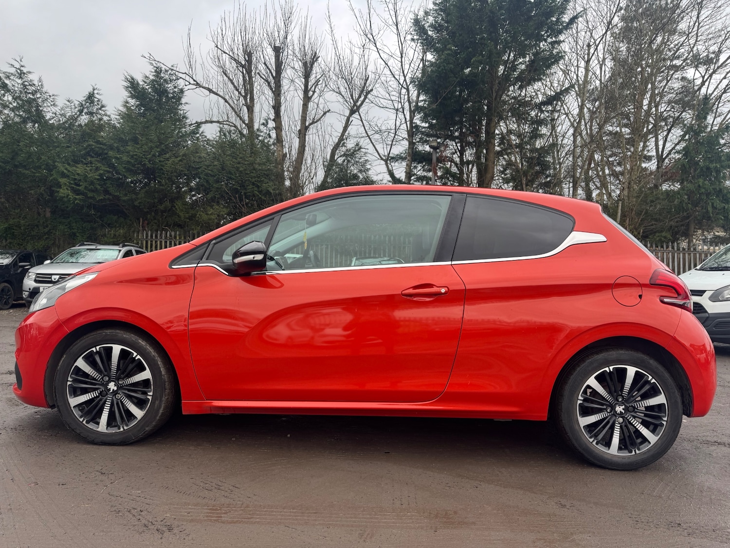 Used Peugeot 208 2015 for sale - 77335917: Photo 6