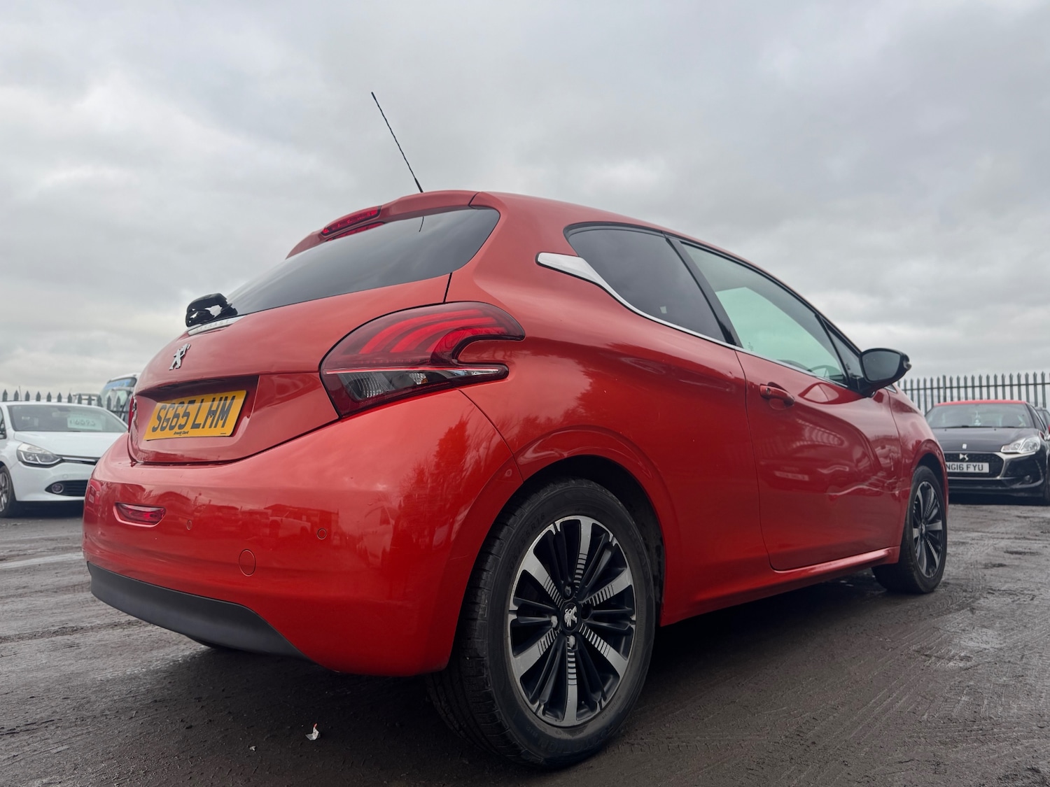 Used Peugeot 208 2015 for sale - 77335917: Photo 7