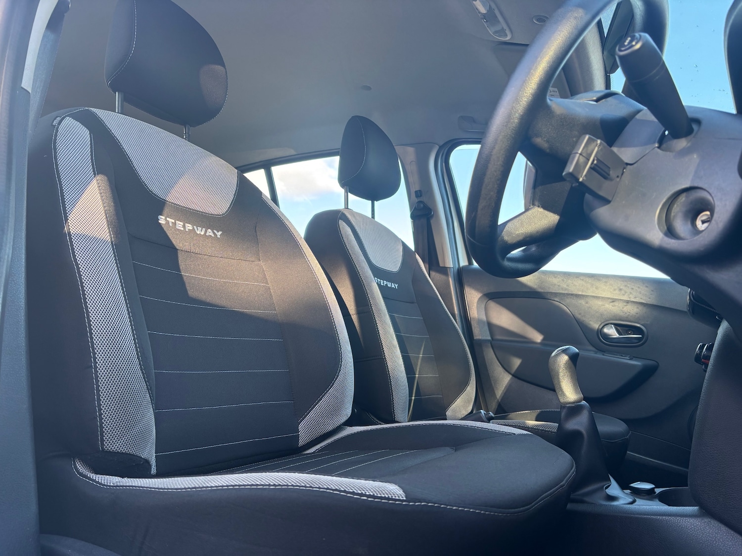 Used Dacia Sandero Stepway 2017 for sale - 76611695: Photo 10