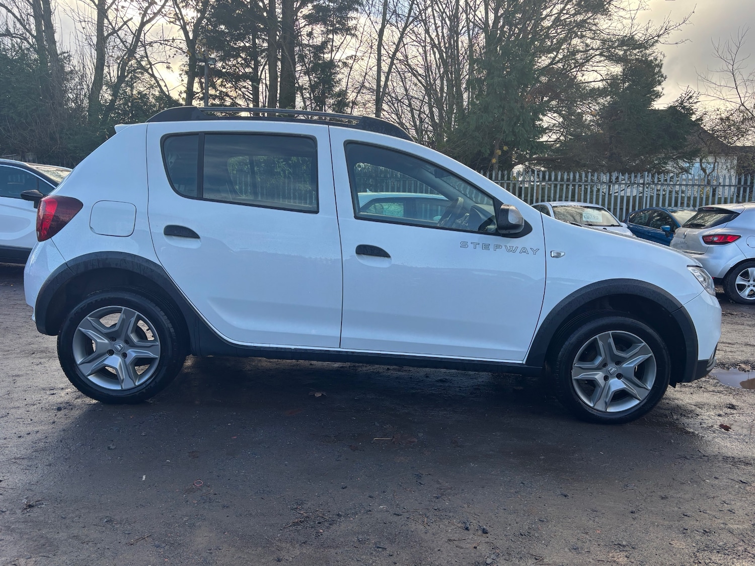Used Dacia Sandero Stepway 2017 for sale - 76611695: Photo 5