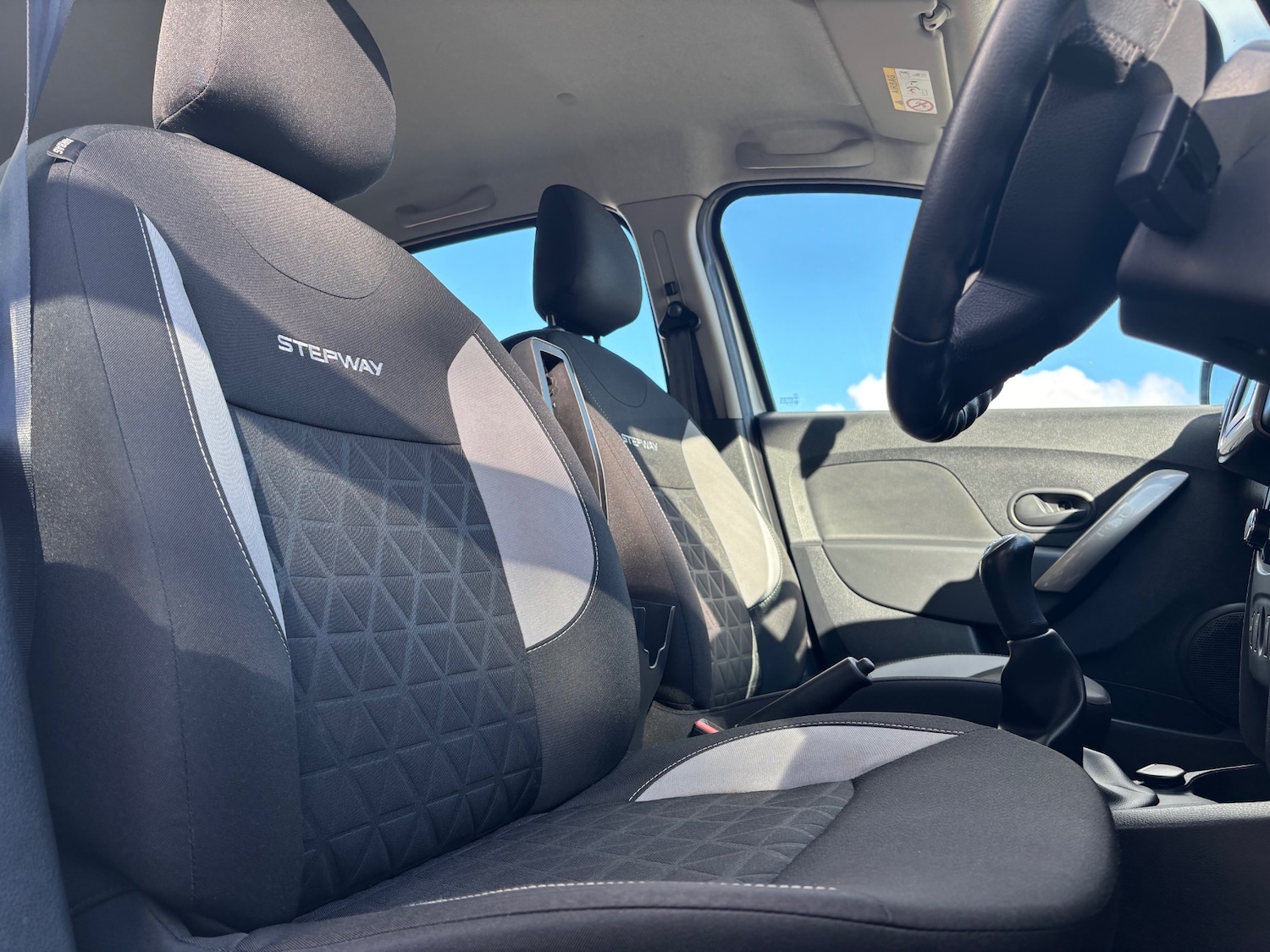 Used Dacia Sandero Stepway 2014 for sale - 76330992: Photo 11