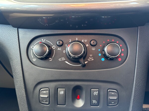 Used Dacia Sandero Stepway 2014 for sale - 76330992: Photo 14