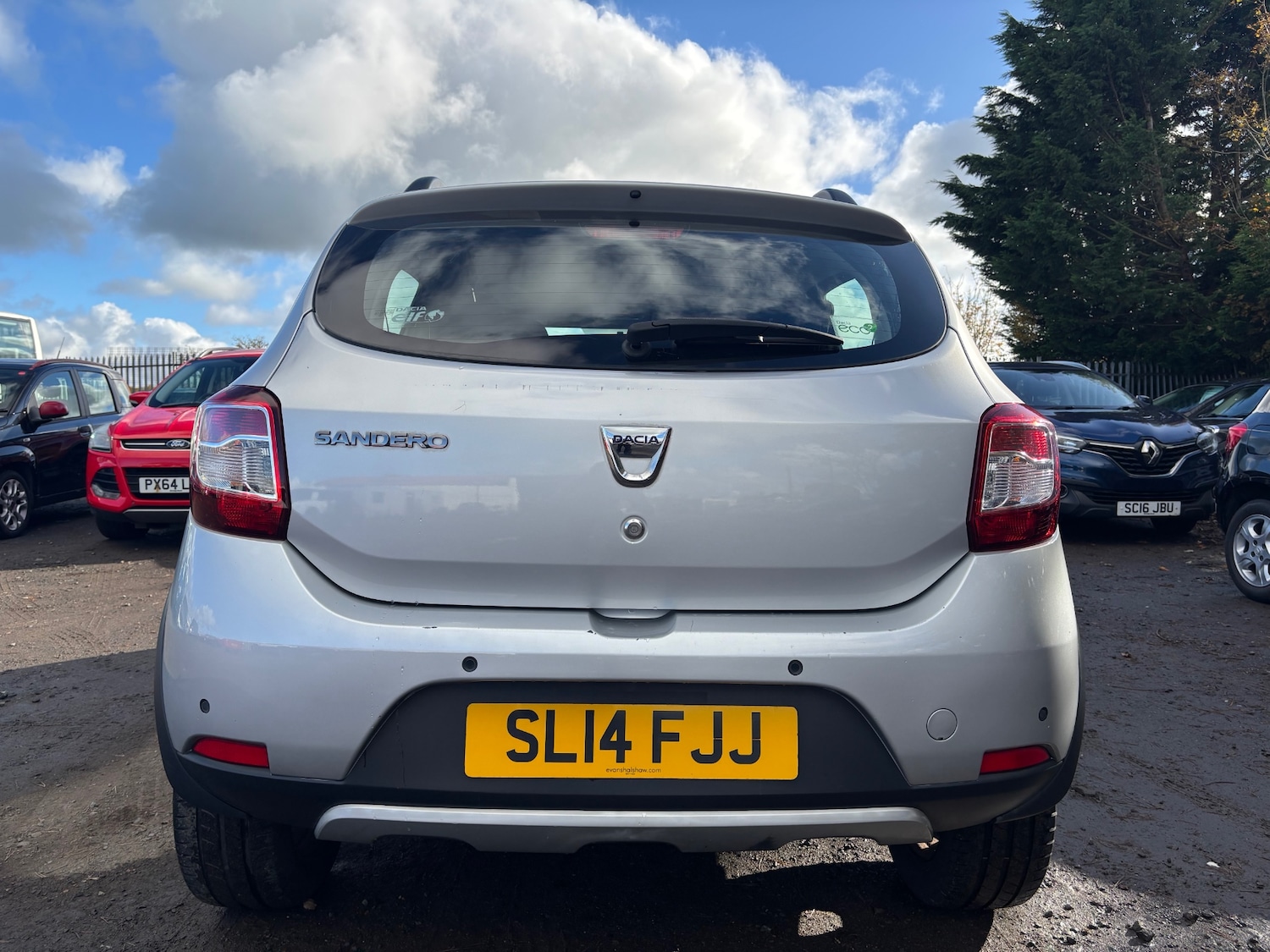 Used Dacia Sandero Stepway 2014 for sale - 76330992: Photo 6