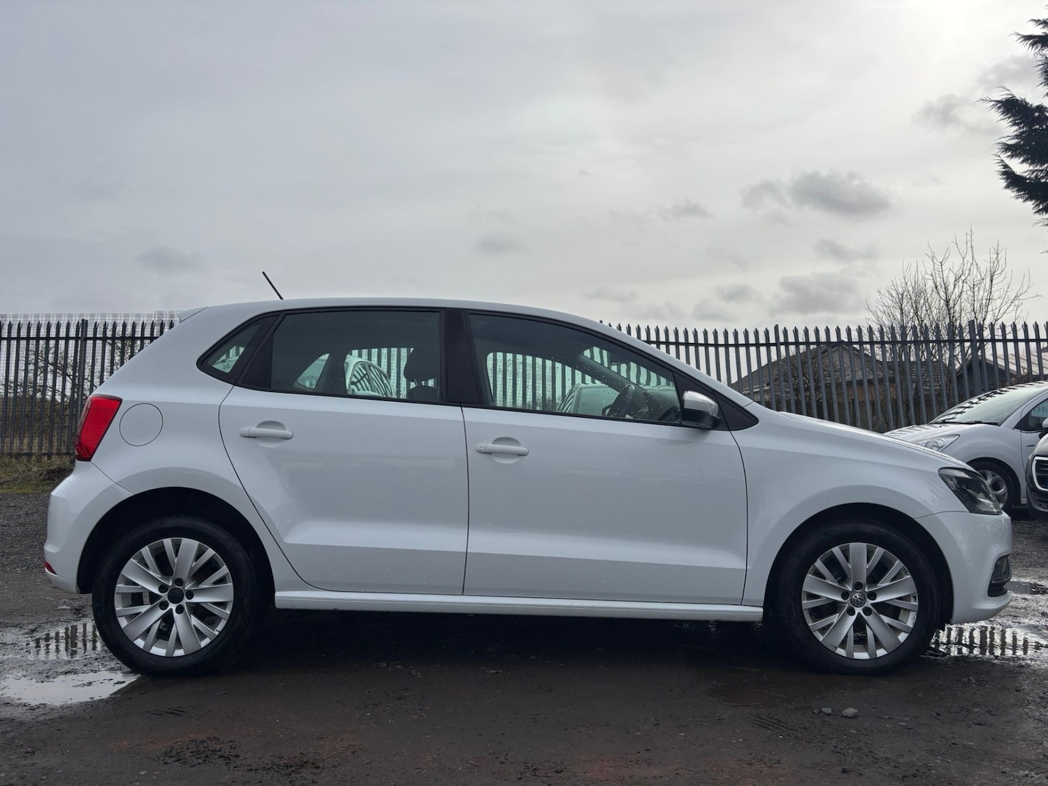Used Volkswagen Polo 2015 for sale - 77998130: Photo 5