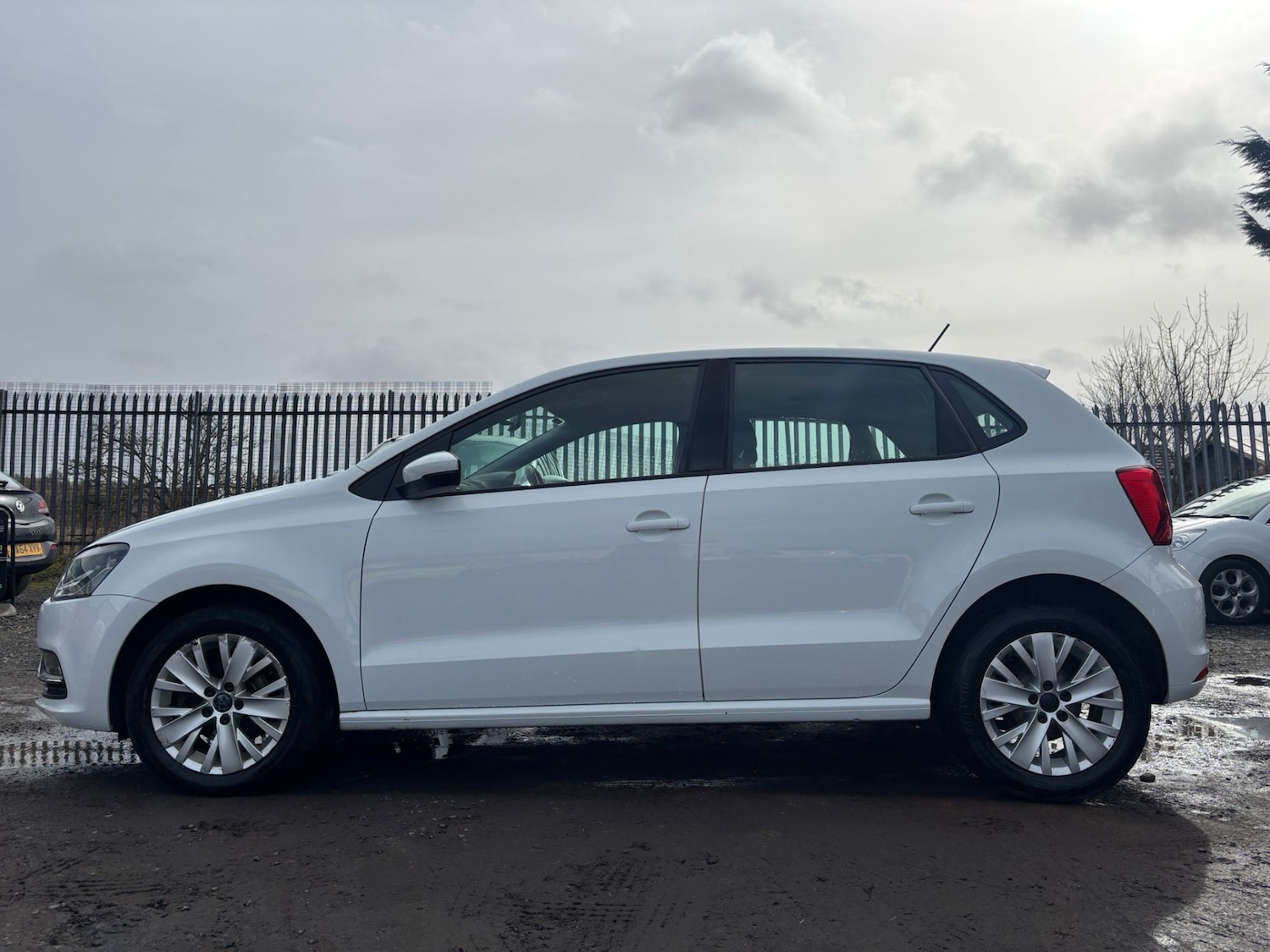 Used Volkswagen Polo 2015 for sale - 77998130: Photo 6
