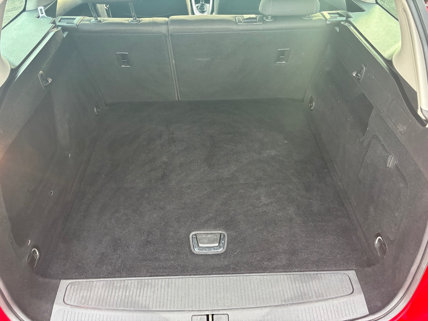 Used Vauxhall Astra 2013 for sale - 77247883: Photo 16