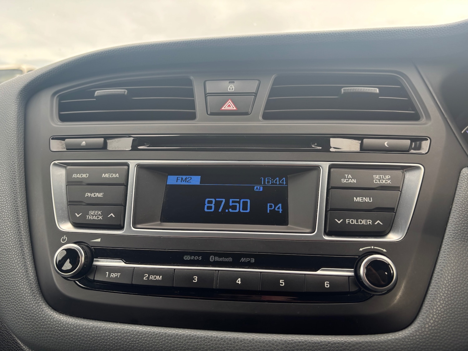 Used Hyundai i20 2015 for sale - 75997205: Photo 13