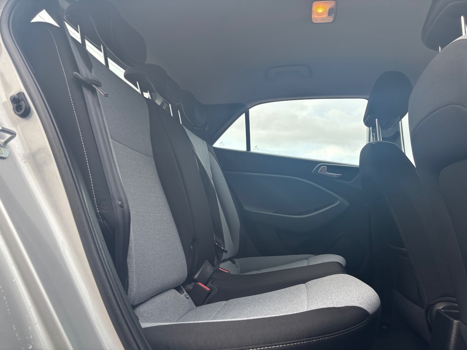 Used Hyundai i20 2015 for sale - 75997205: Photo 15