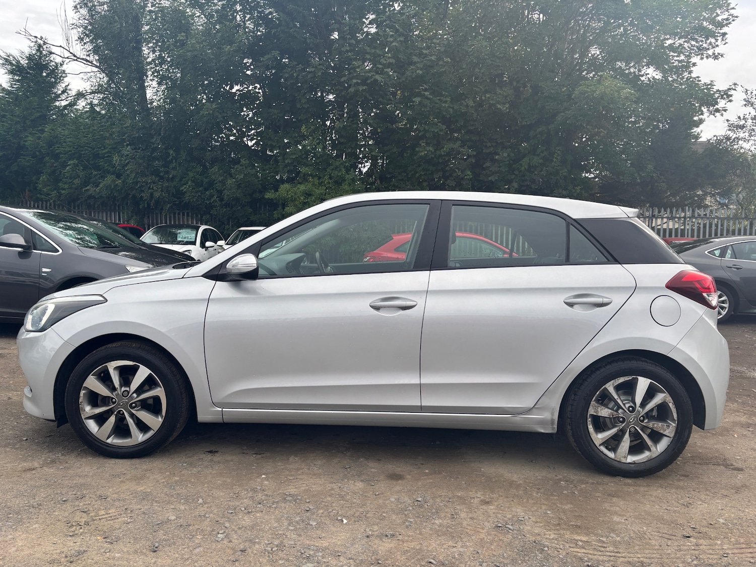 Used Hyundai i20 2015 for sale - 75997205: Photo 9