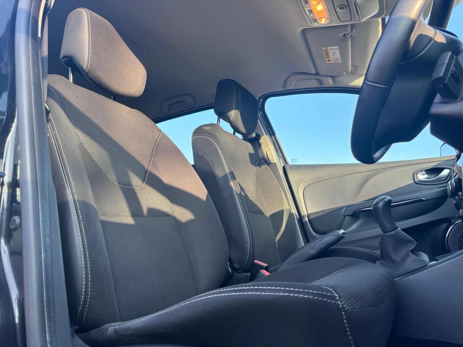 Used Renault Clio 2015 for sale - 77759084: Photo 11