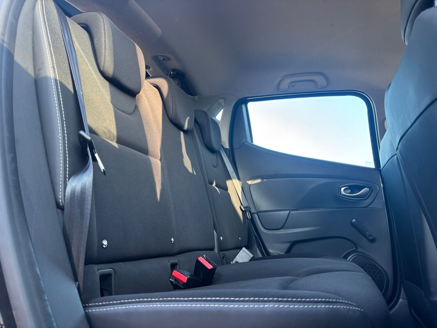 Used Renault Clio 2015 for sale - 77759084: Photo 19