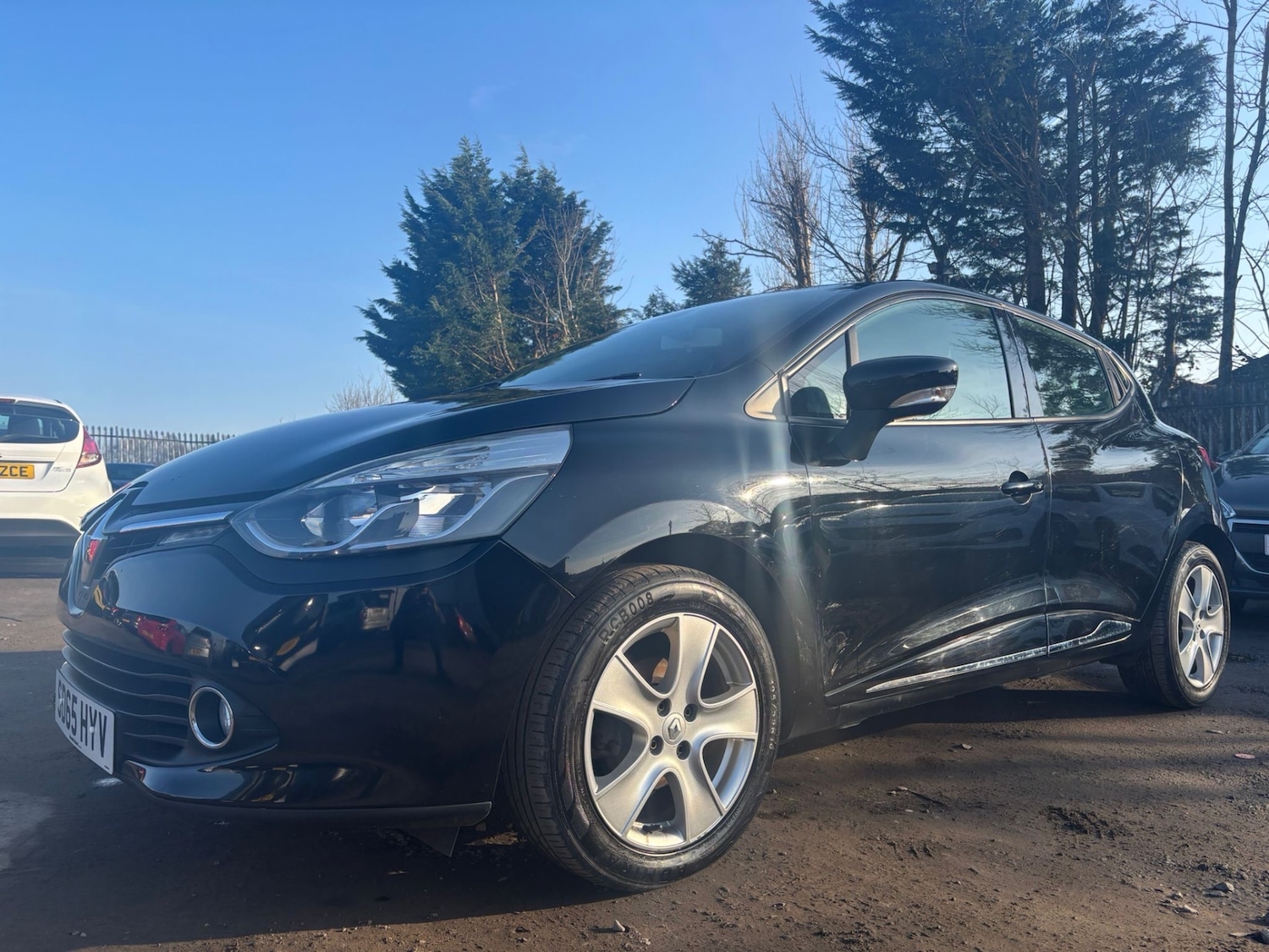 Used Renault Clio 2015 for sale - 77759084: Photo 4