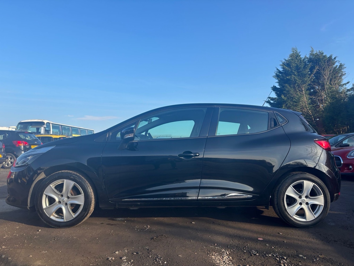 Used Renault Clio 2015 for sale - 77759084: Photo 5