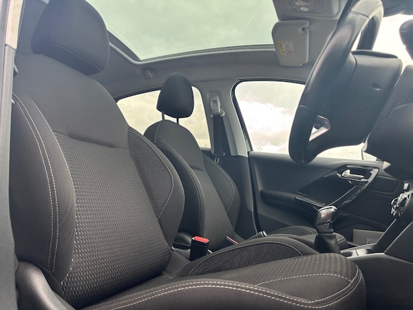Used Peugeot 208 2016 for sale - 76036433: Photo 11