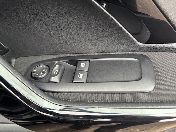 Used Peugeot 208 2016 for sale - 76036433: Photo 15