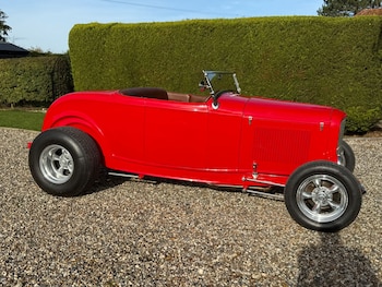 1932 - V8 Highboy Roadster Hot Rod 2-Door