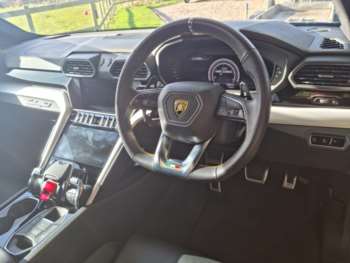 Used Lamborghini Urus 2018 for sale - 74246161: Photo