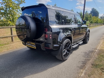 Used Land Rover Defender 2022 for sale - 77605036: Photo