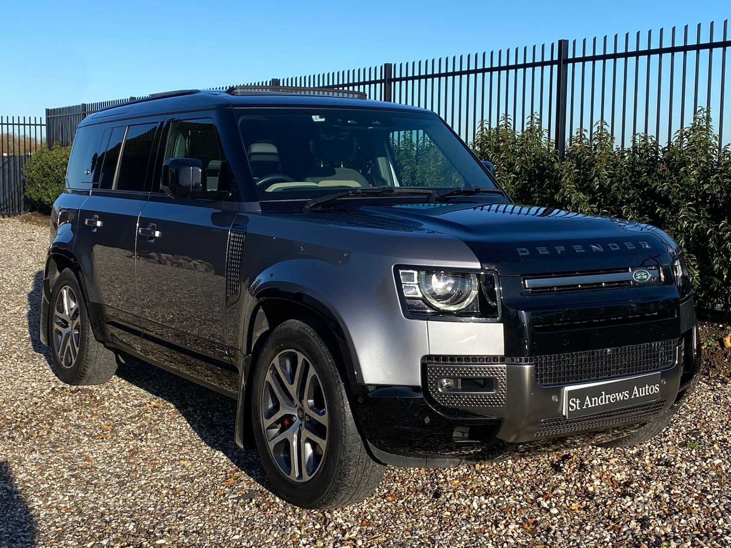 Used Land Rover Defender 2022 for sale - 76807324: Photo 1