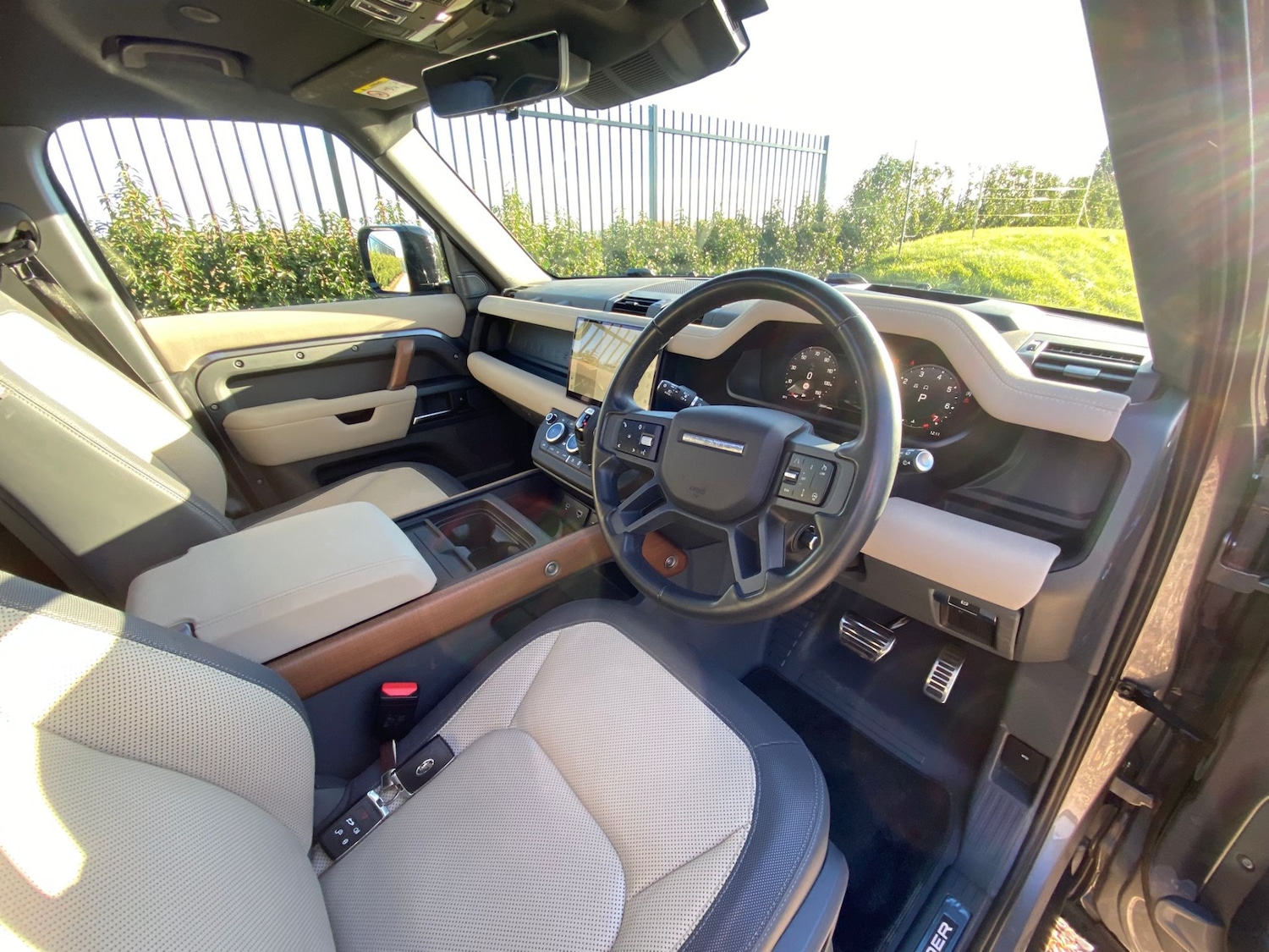 Used Land Rover Defender 2022 for sale - 76807324: Photo 7