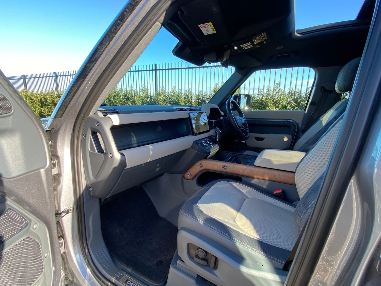 Used Land Rover Defender 2022 for sale - 76807324: Photo 8