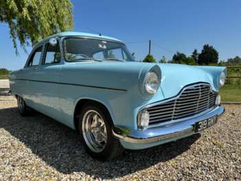 1958 - V8 4-Door