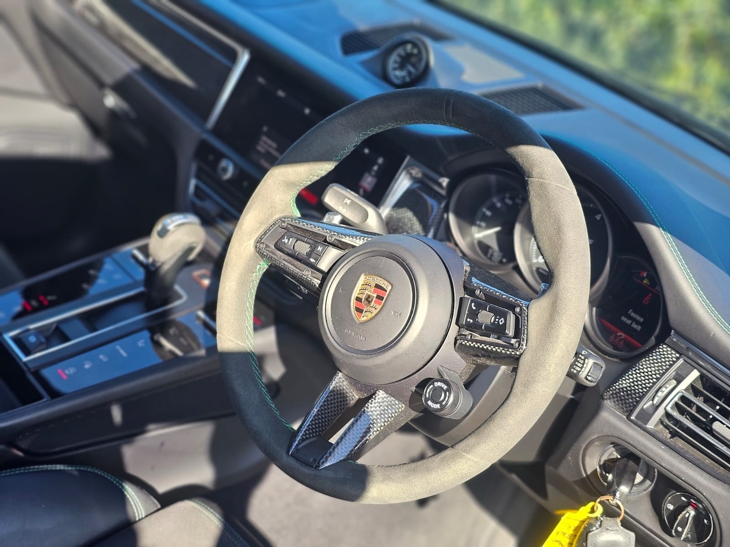 Used Porsche Macan 2023 for sale - 78078143: Photo 11