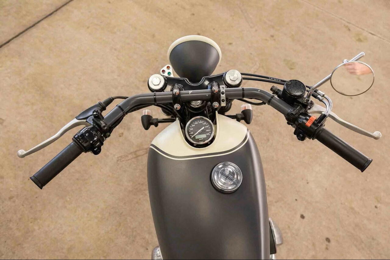 Kawasaki W650 DEUS CUSTOM BOBBER