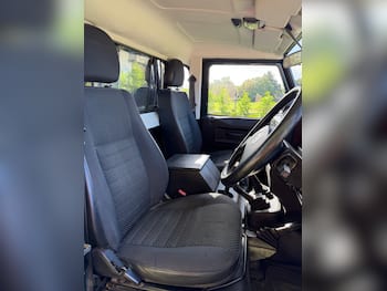 Used Land Rover Defender 2011 for sale - 79852621: Photo