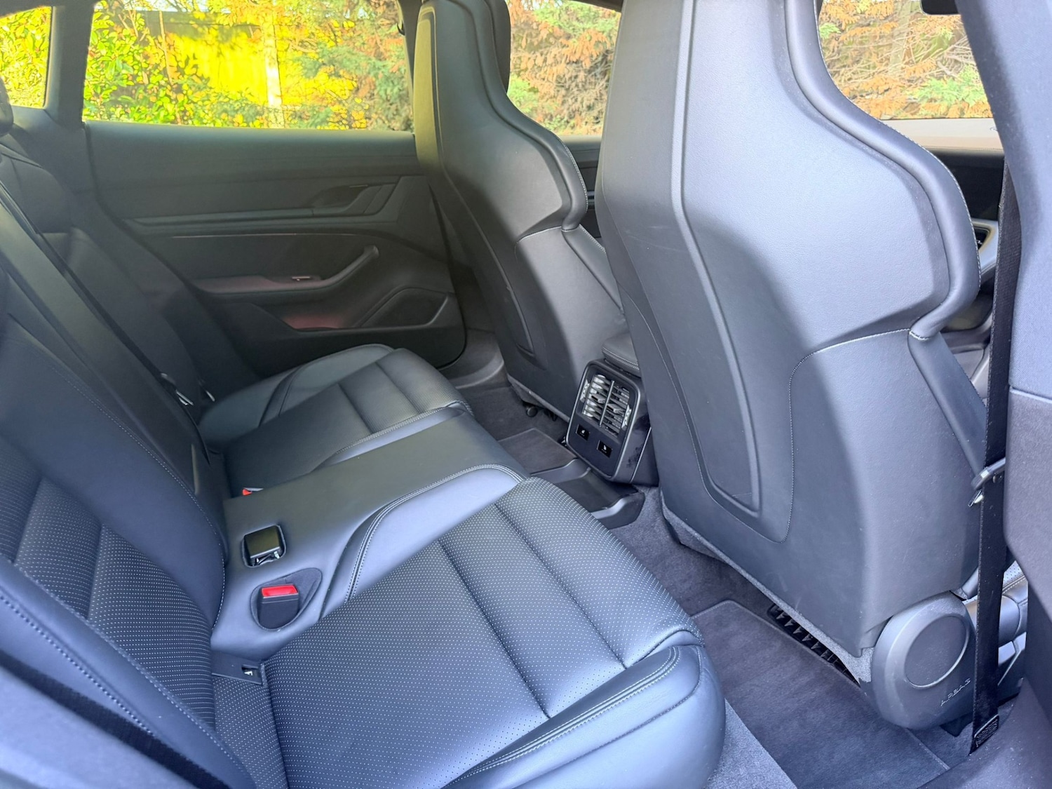 Used Porsche Taycan 2023 for sale - 77245560: Photo 12