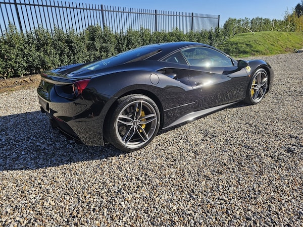Used Ferrari 488 2017 for sale - 76231387: Photo 30