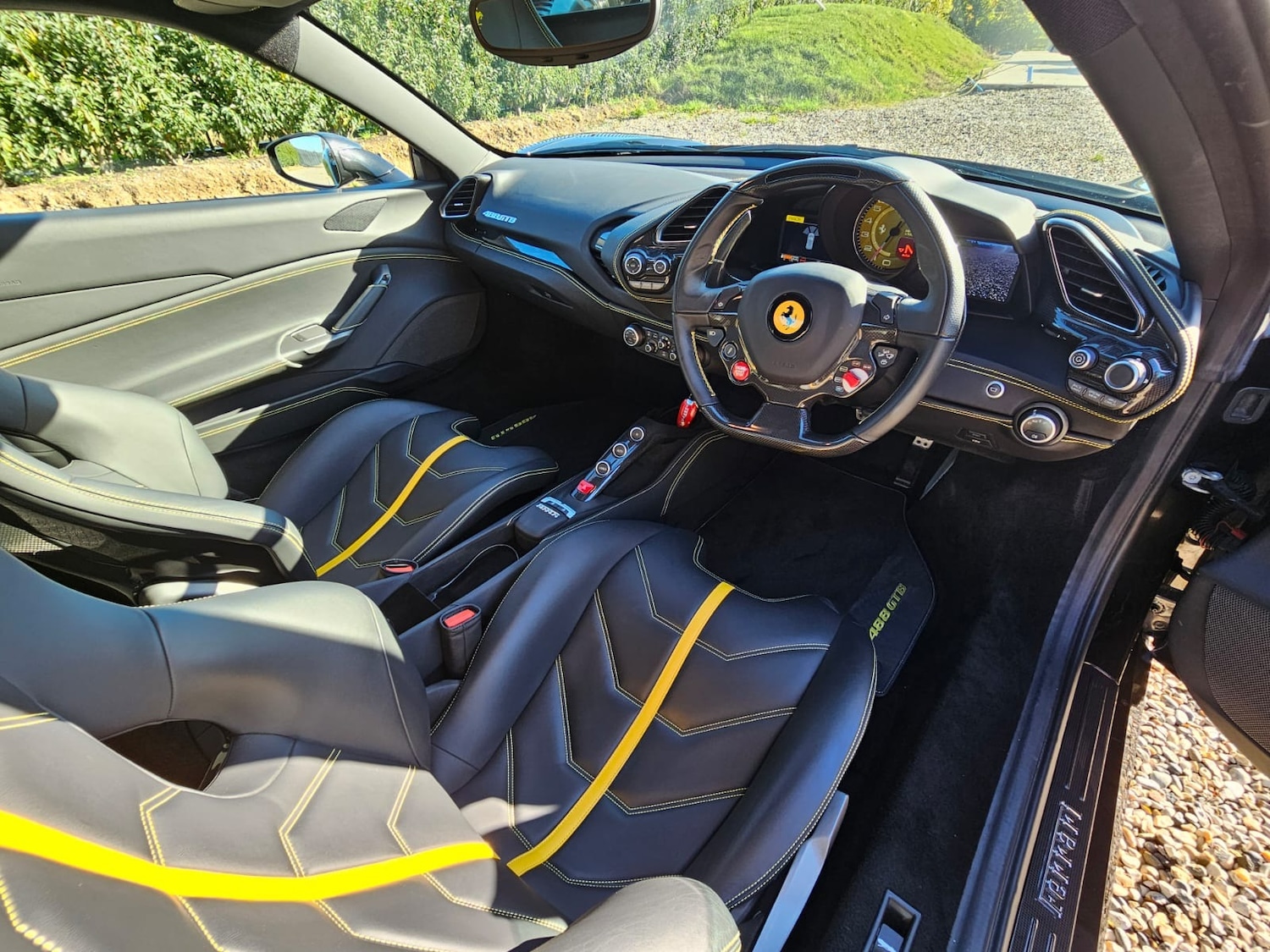 Used Ferrari 488 2017 for sale - 76231387: Photo 8