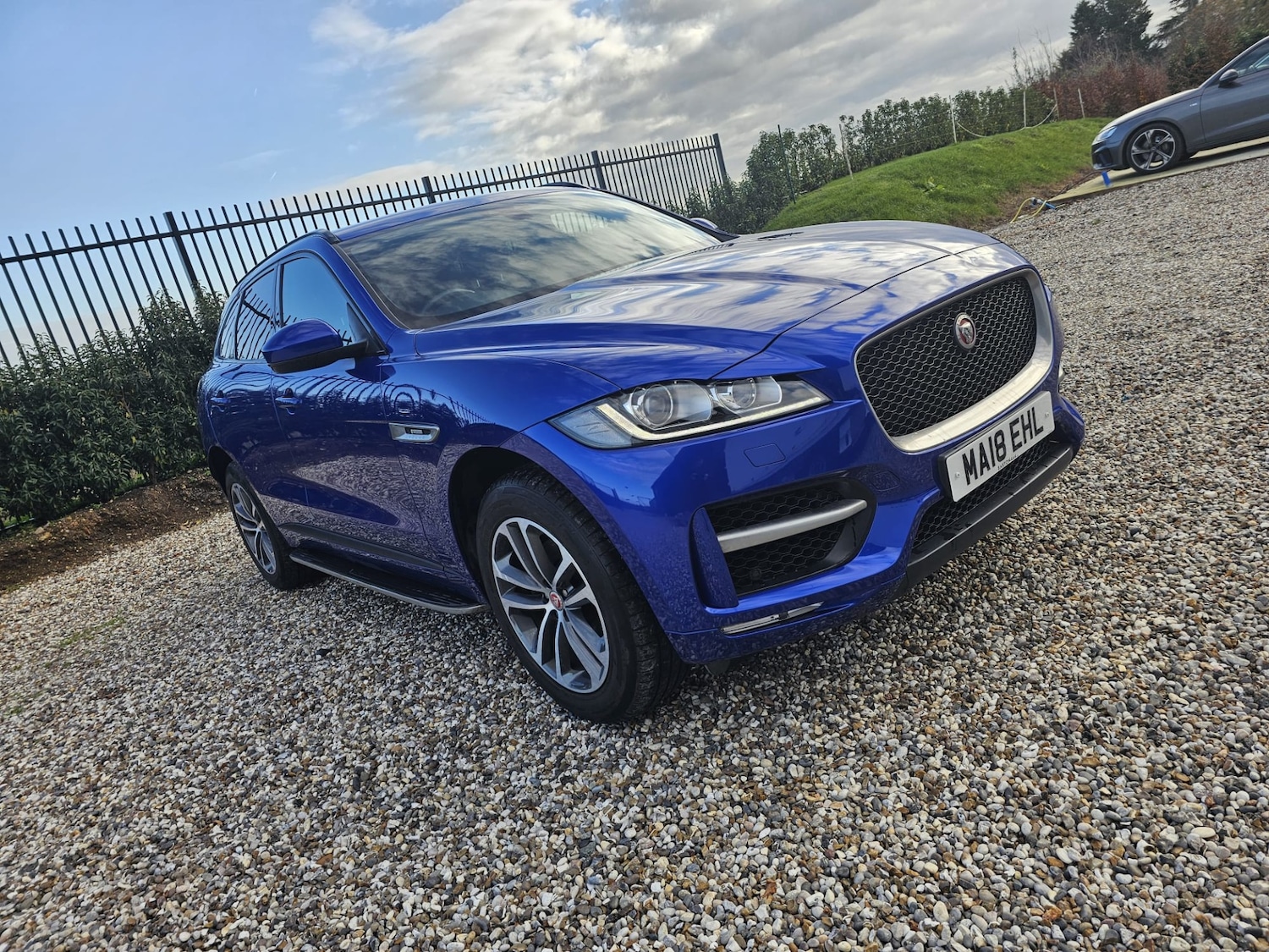 Used Jaguar F-Pace 2018 for sale - 76693078: Photo 1