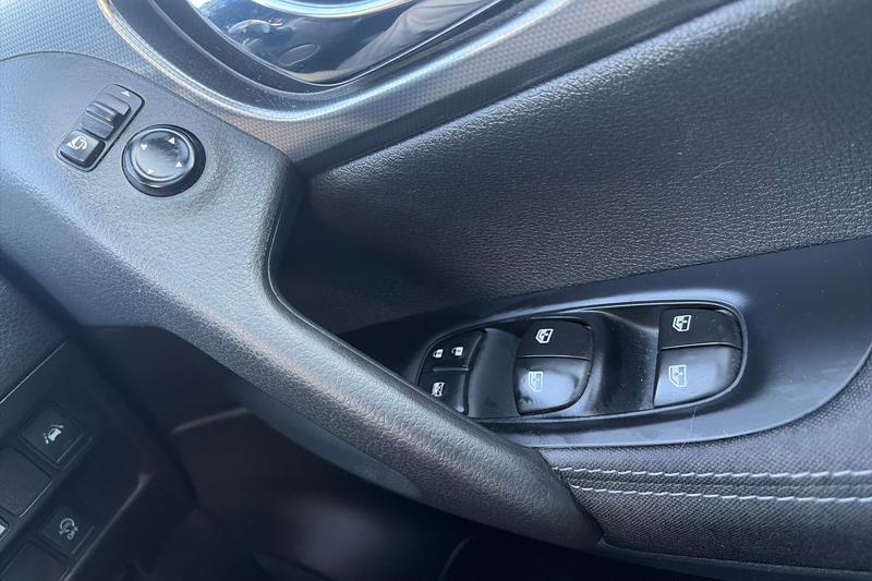 Used Nissan Qashqai 2017 for sale - 77755036: Photo 16