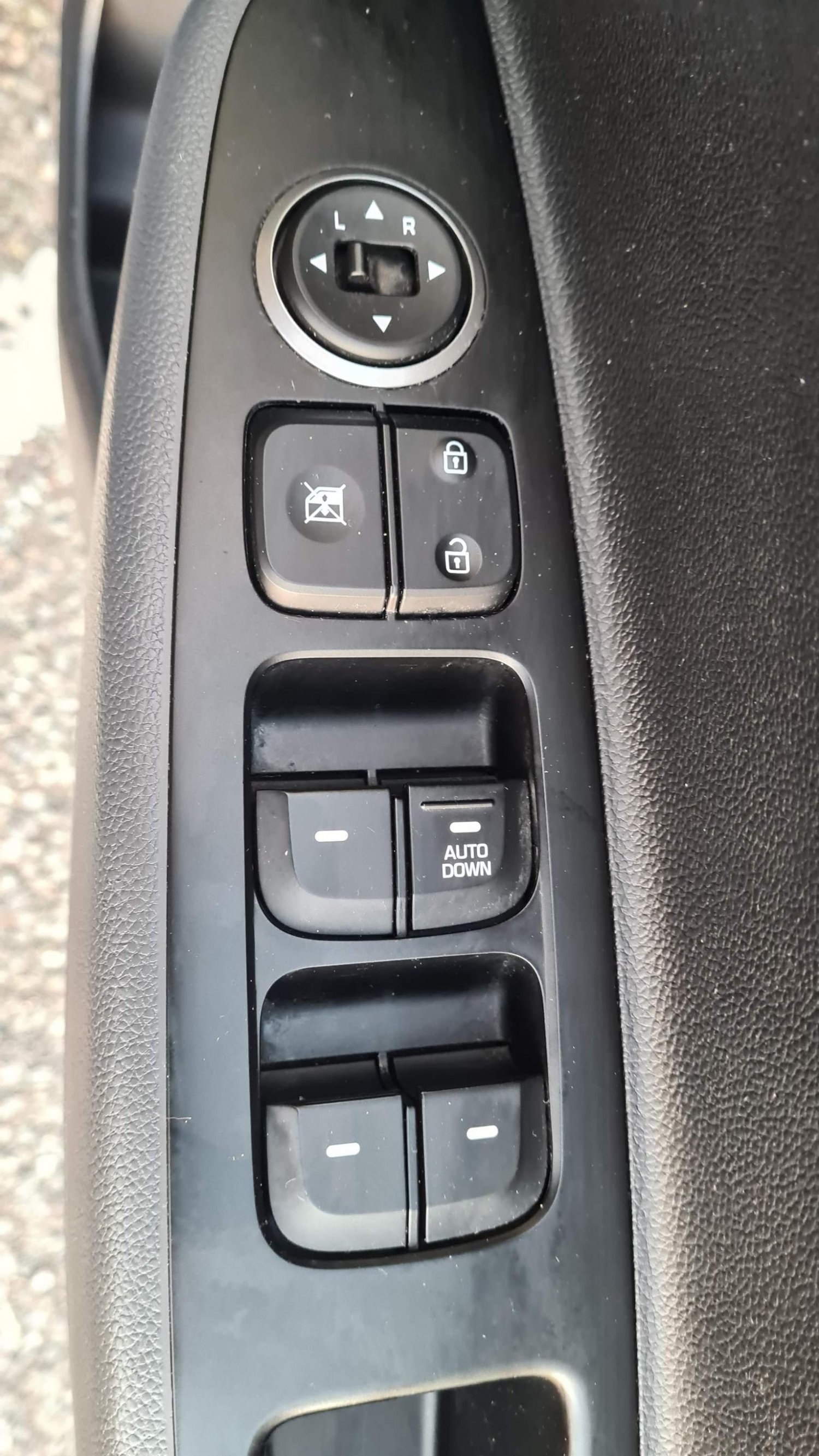 Used Hyundai i10 2017 for sale - 77261744: Photo 28