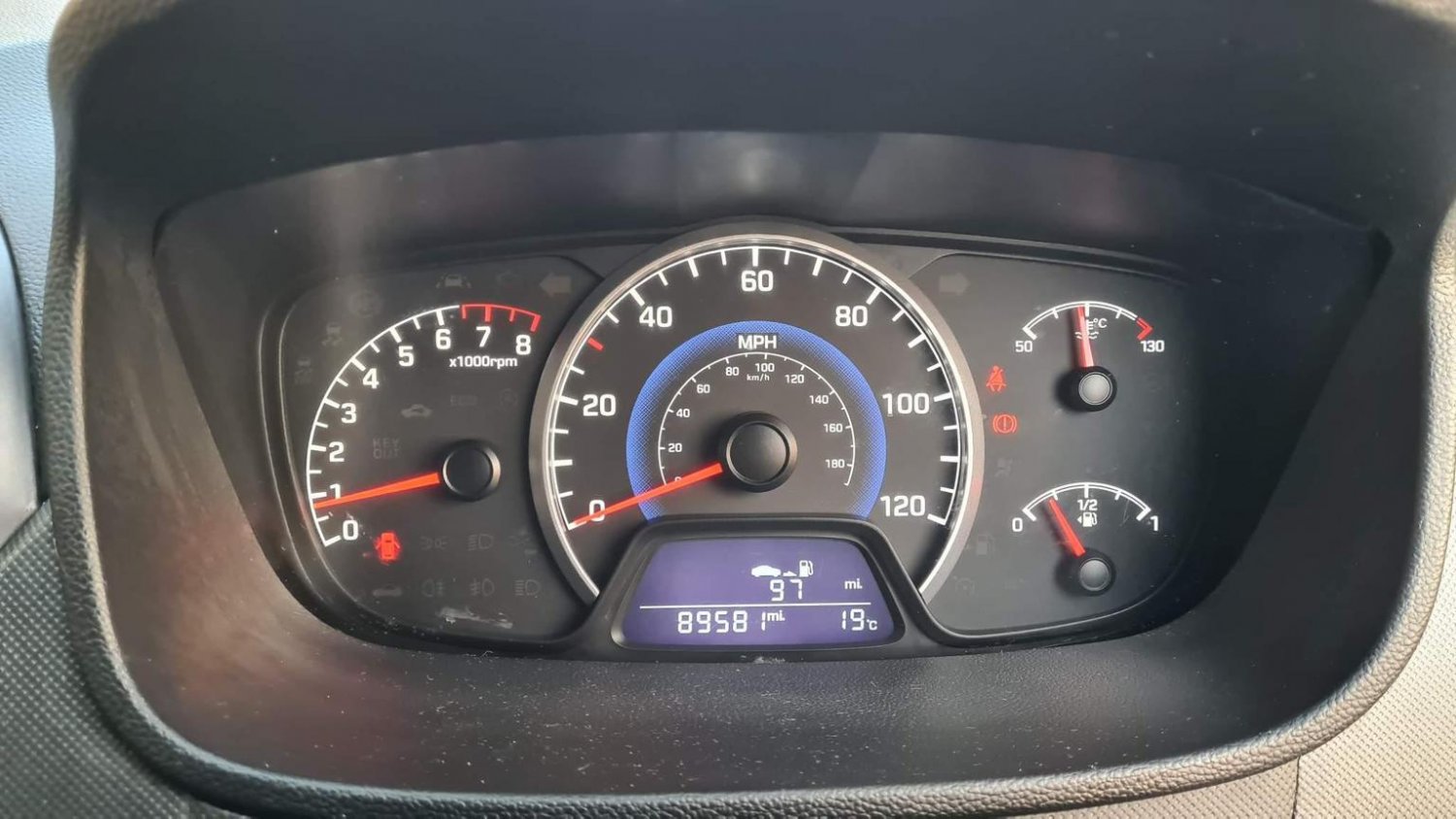 Used Hyundai i10 2017 for sale - 77261744: Photo 30