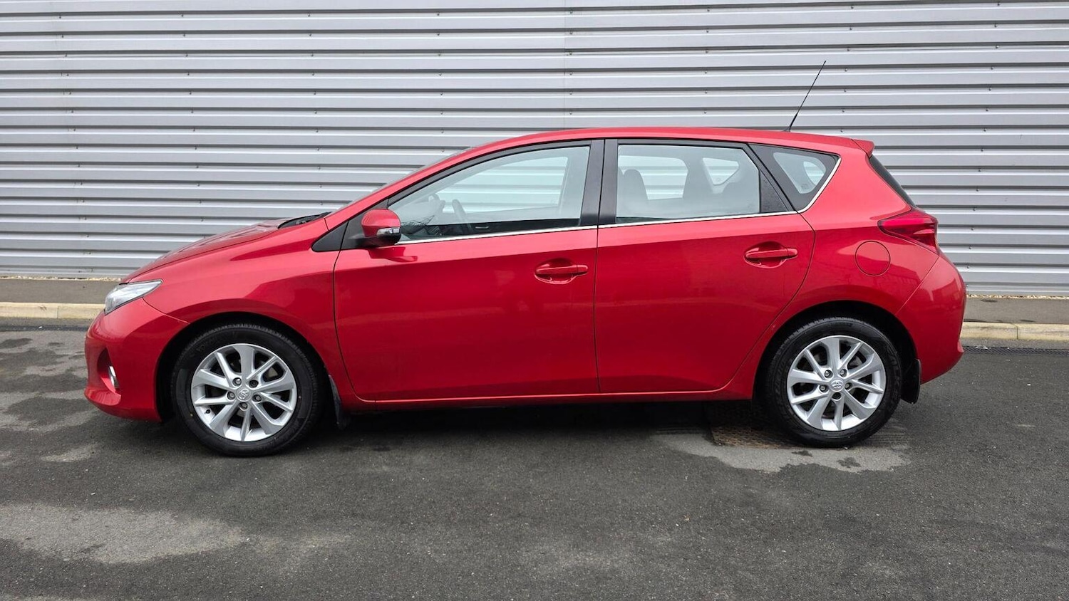 Used Toyota Auris 2014 for sale - 77261740: Photo 4