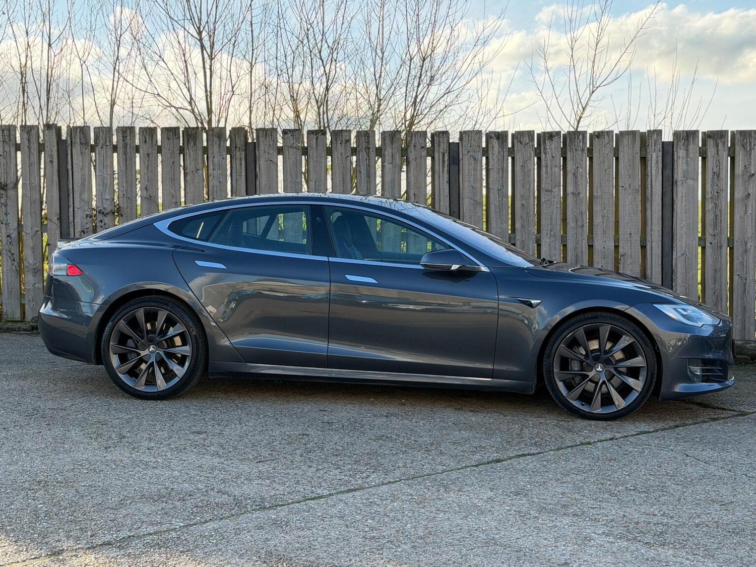 Used Tesla Model S 2017 for sale - 77277279: Photo 3